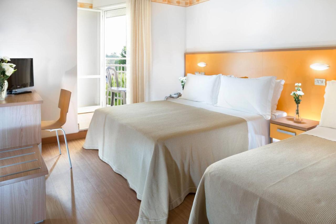 Hotel Sampaoli ベラーリア・イジェア・マリーナ エクステリア 写真