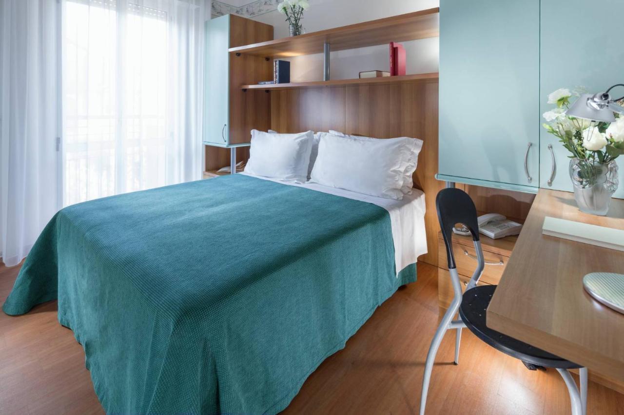 Hotel Sampaoli ベラーリア・イジェア・マリーナ エクステリア 写真