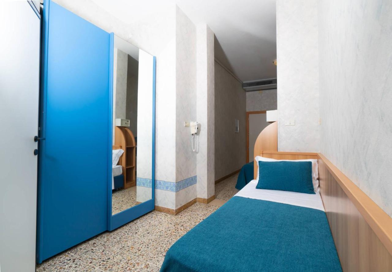 Hotel Sampaoli ベラーリア・イジェア・マリーナ エクステリア 写真